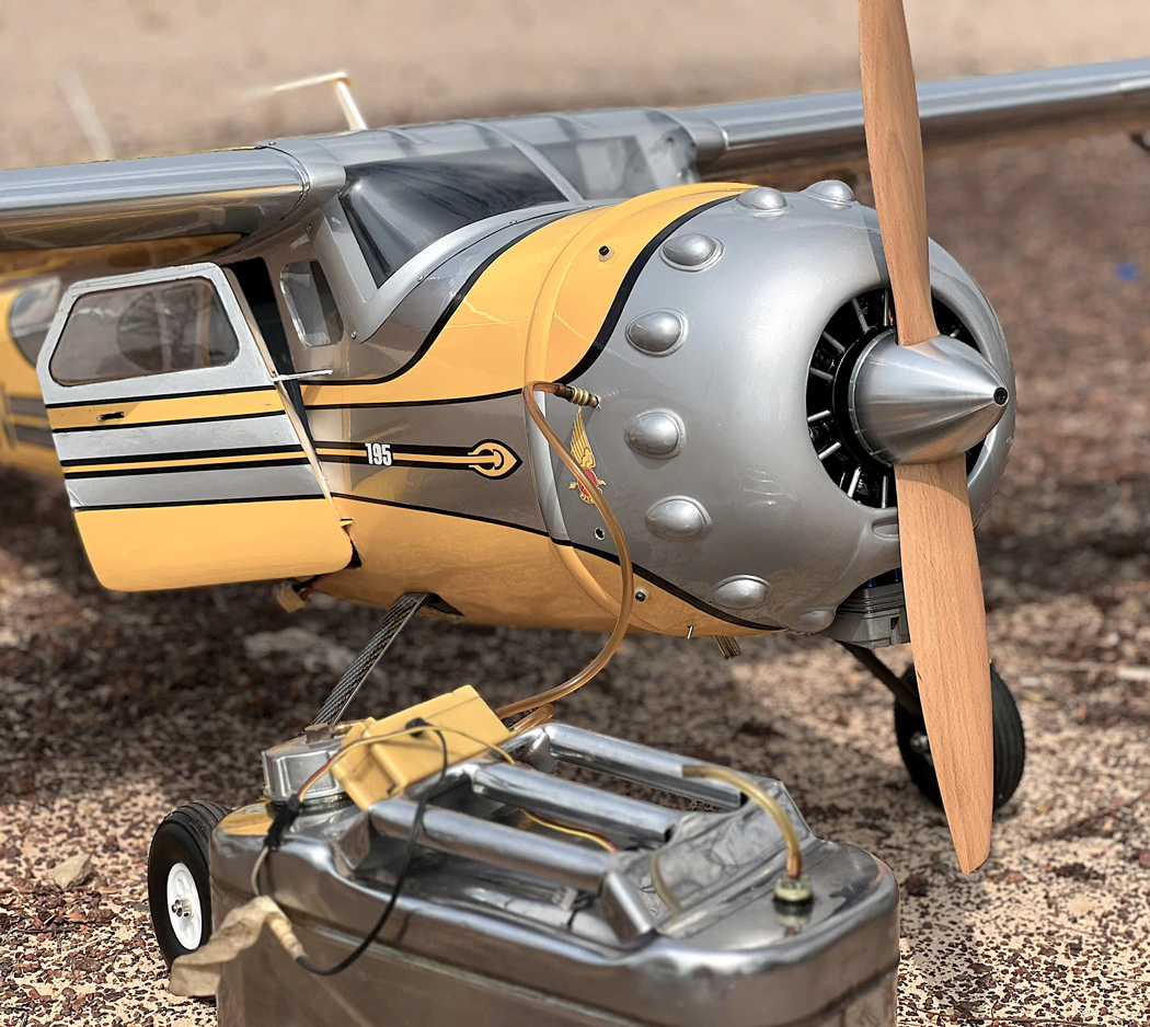 Seagull Cessna 195 229cm 35-50cc Gas ARF Gul/Silver - Bild 5